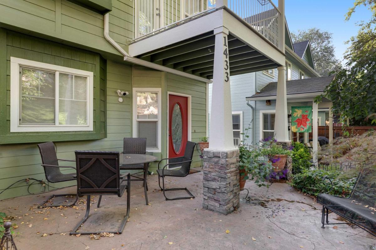 Spacious 3 Story Home in the Boise Foothills - Hizvo