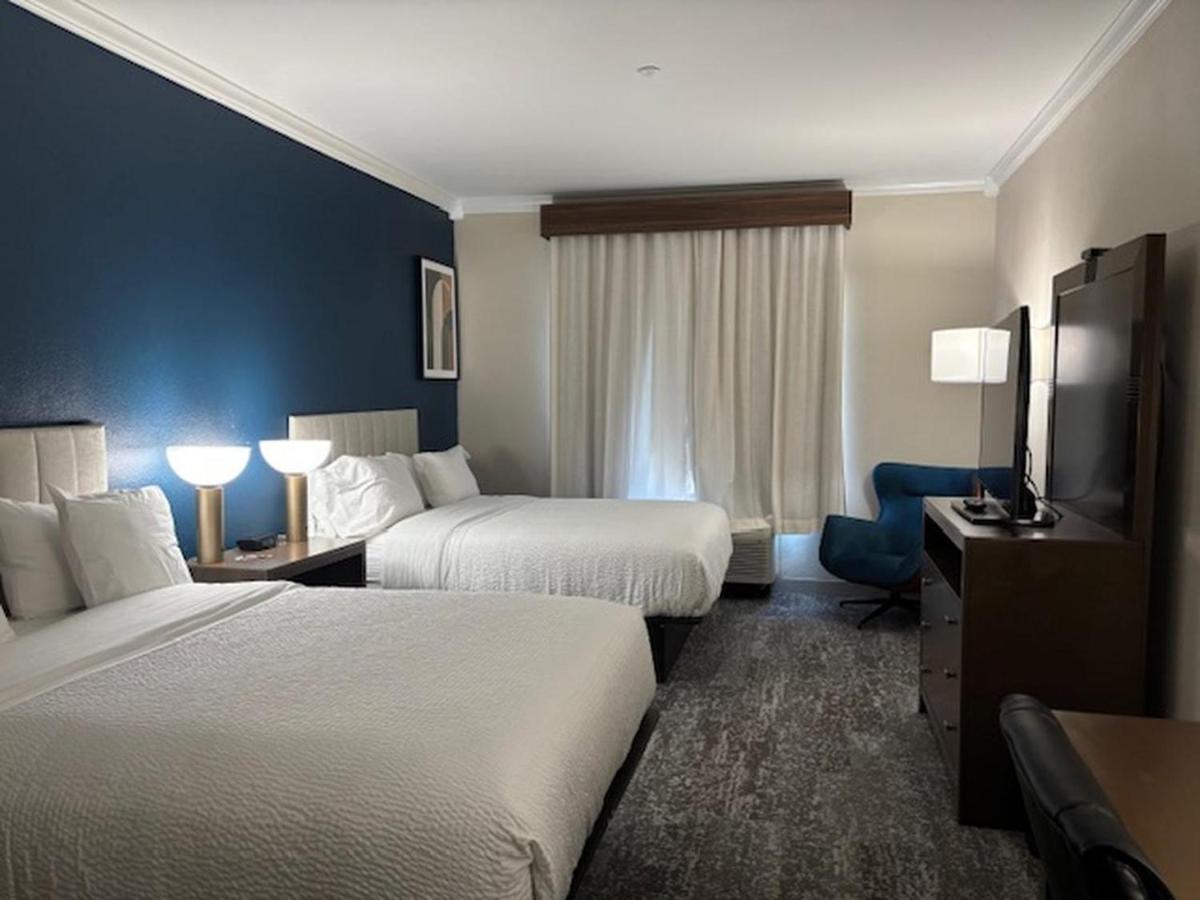 Wyndham Lake Charles - Housity