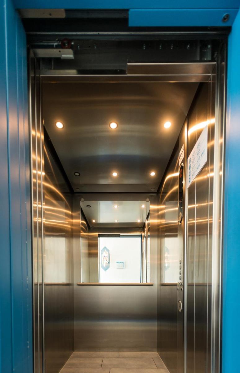 Rheinterrassen Hotel Café Restaurant - Housity
