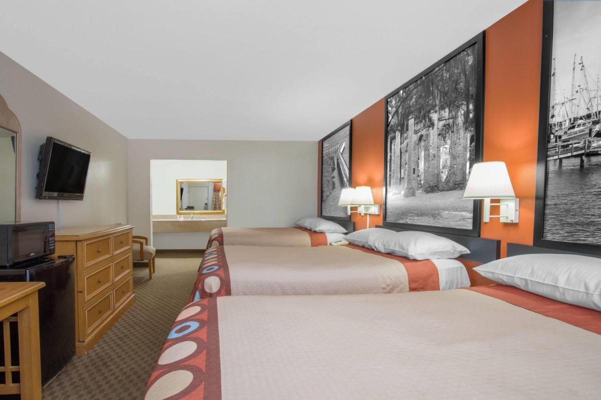 Super 8 by Wyndham Port Royal/Beaufort - Housity