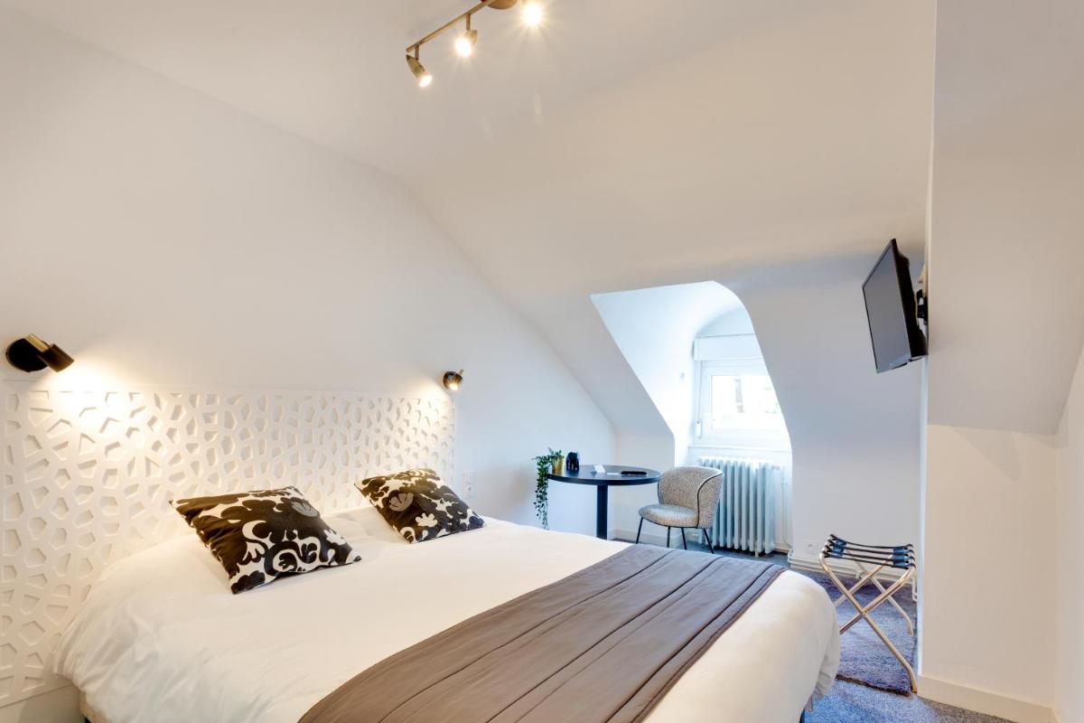Brit Hotel le Cygne - Housity