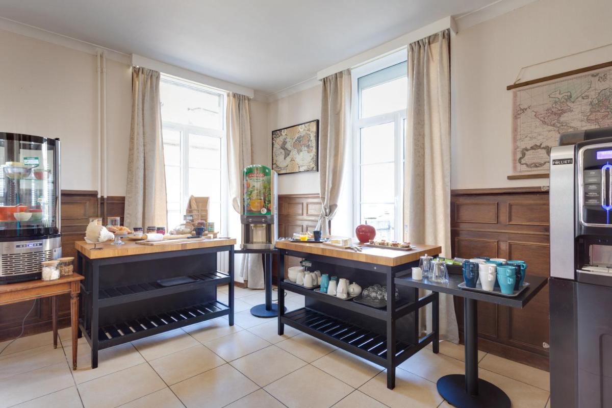 Brit Hotel le Cygne - Housity