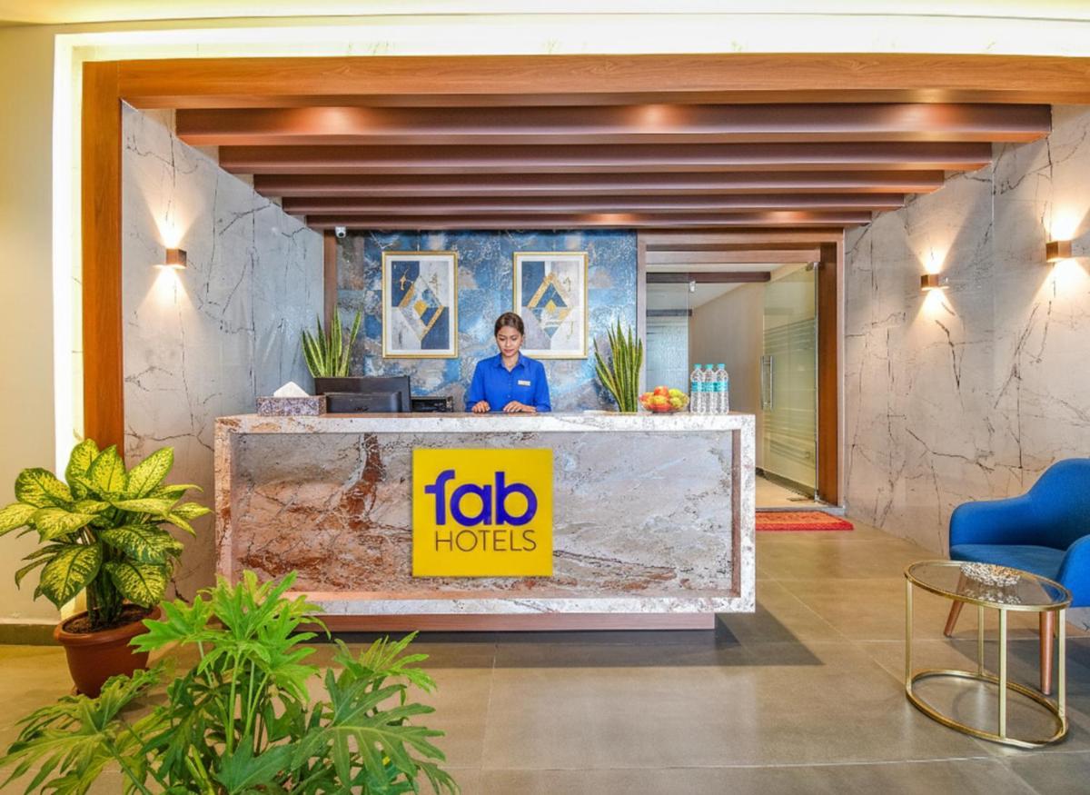 FabHotel High Rise - Housity
