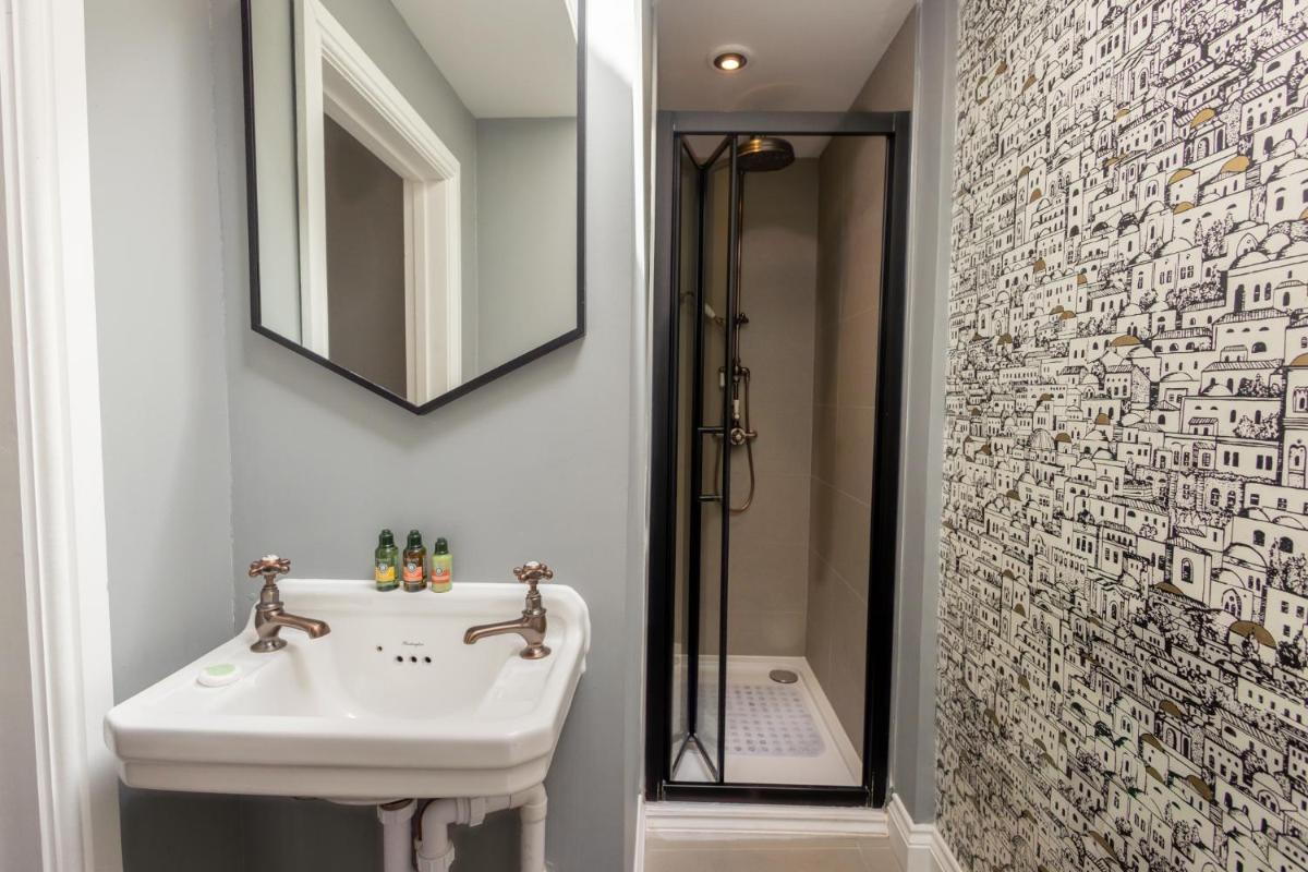 38 St Giles - Housity