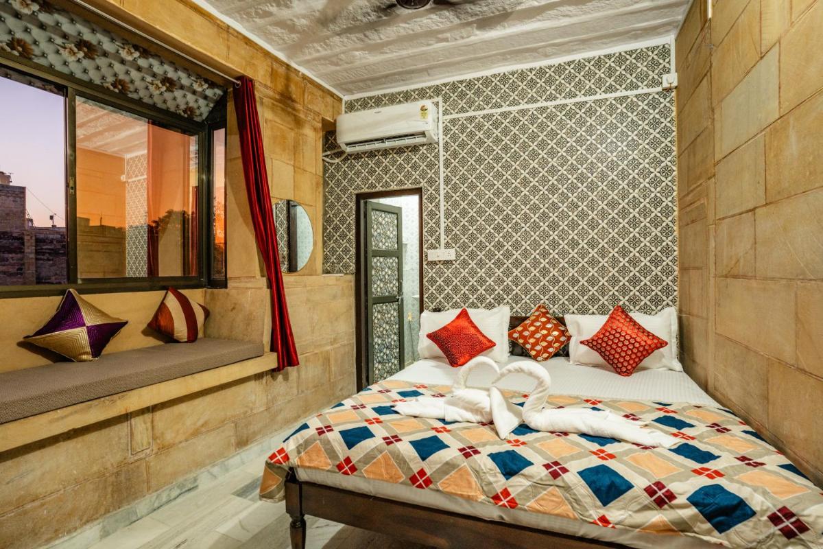 Hotel Himmat Niwas - Housity