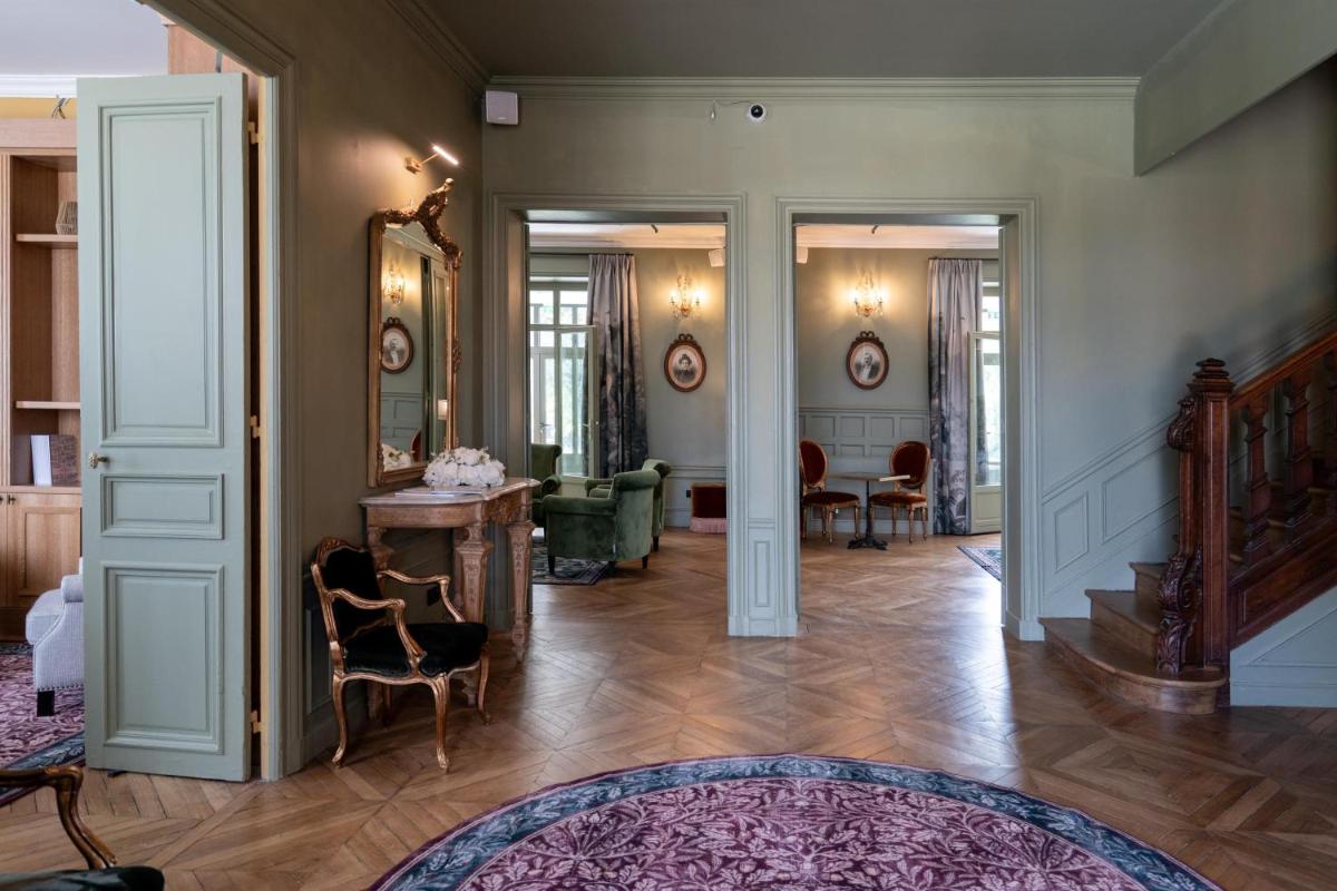 Villa Edmond Hôtel & Spa - Maison Blanche Bièvres - Housity
