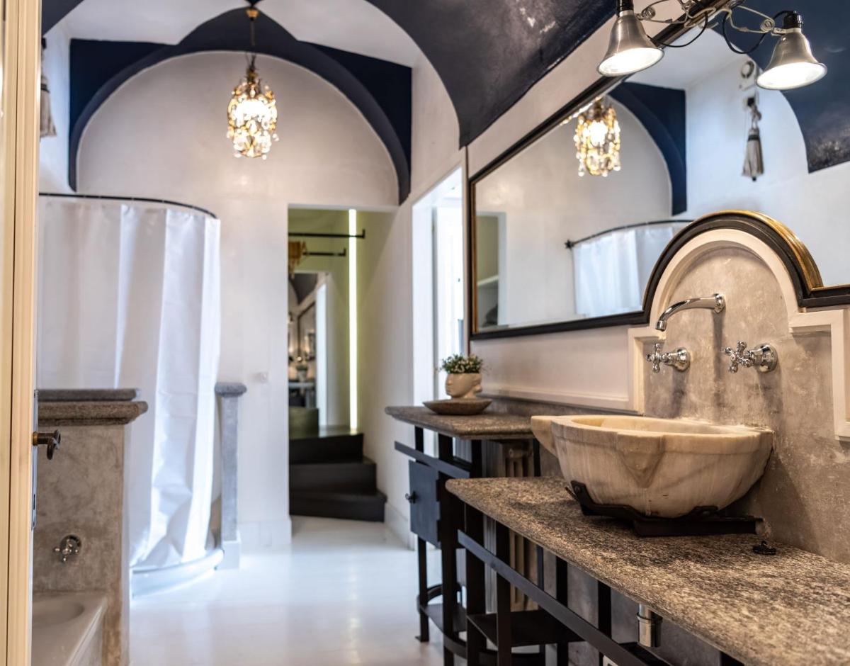 Villa Brentano - Mezzegra, Tremezzina by LoveComo - Housity