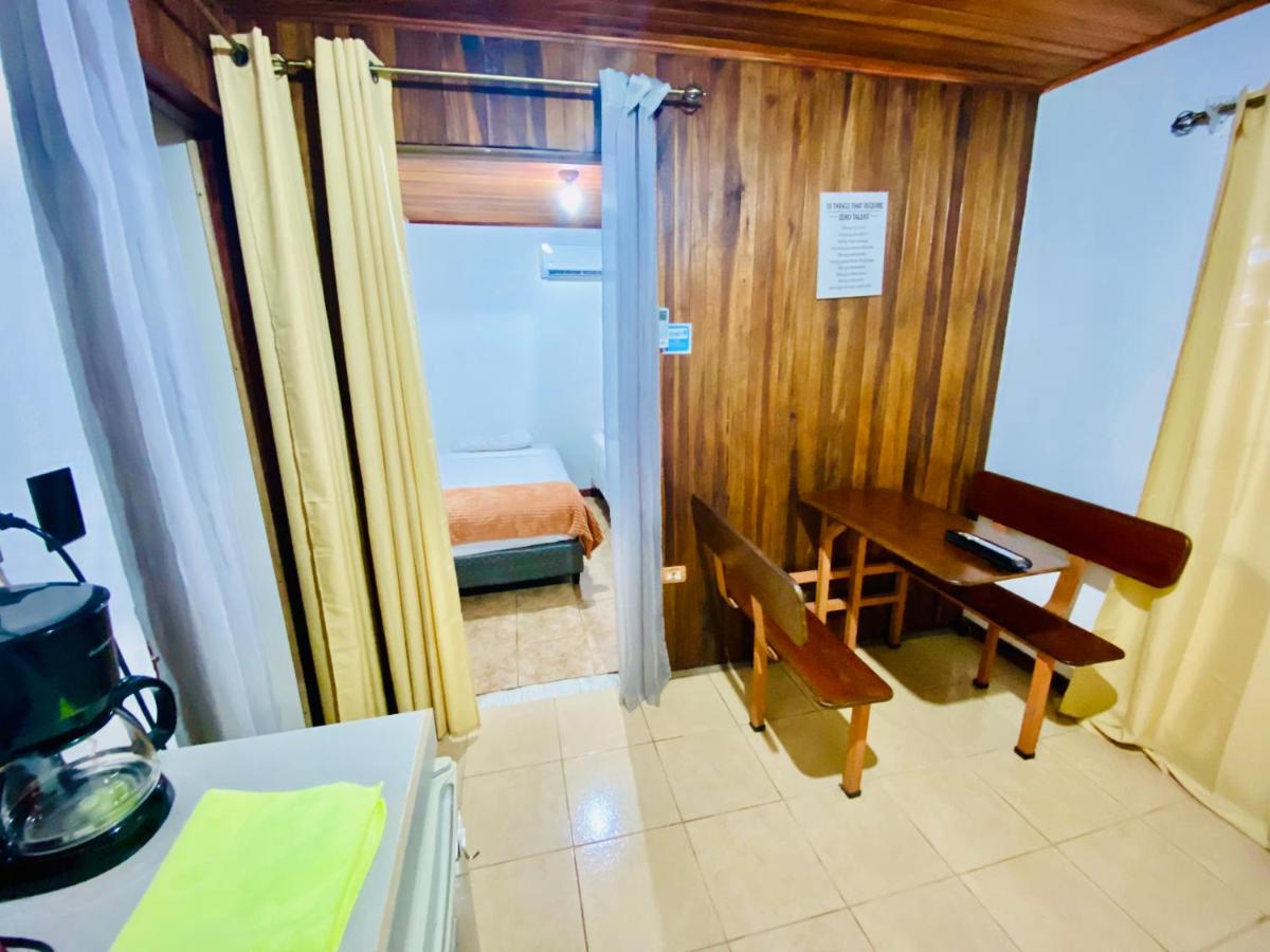 Nomads Family Rooms, Fortuna Town - Hizvo