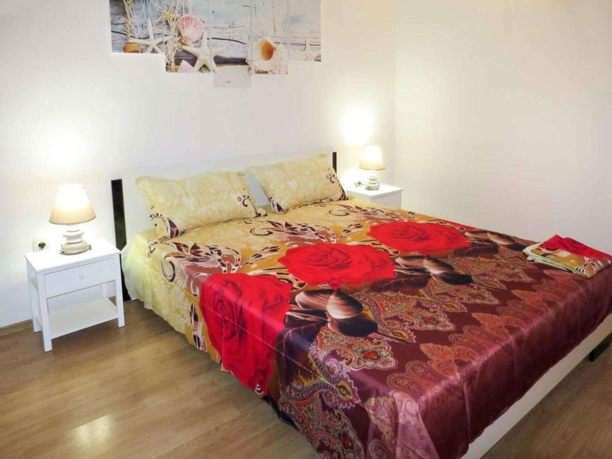 Two Bedroom Apartment - Housity