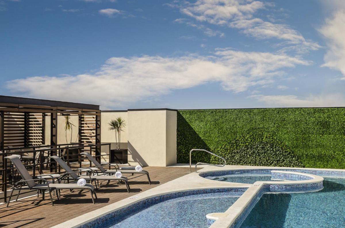 Fiesta Inn Express Queretaro Constituyentes - Housity