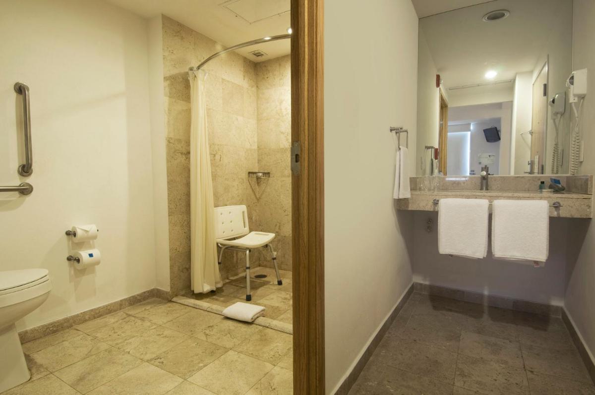 One Toluca Aeropuerto - Housity