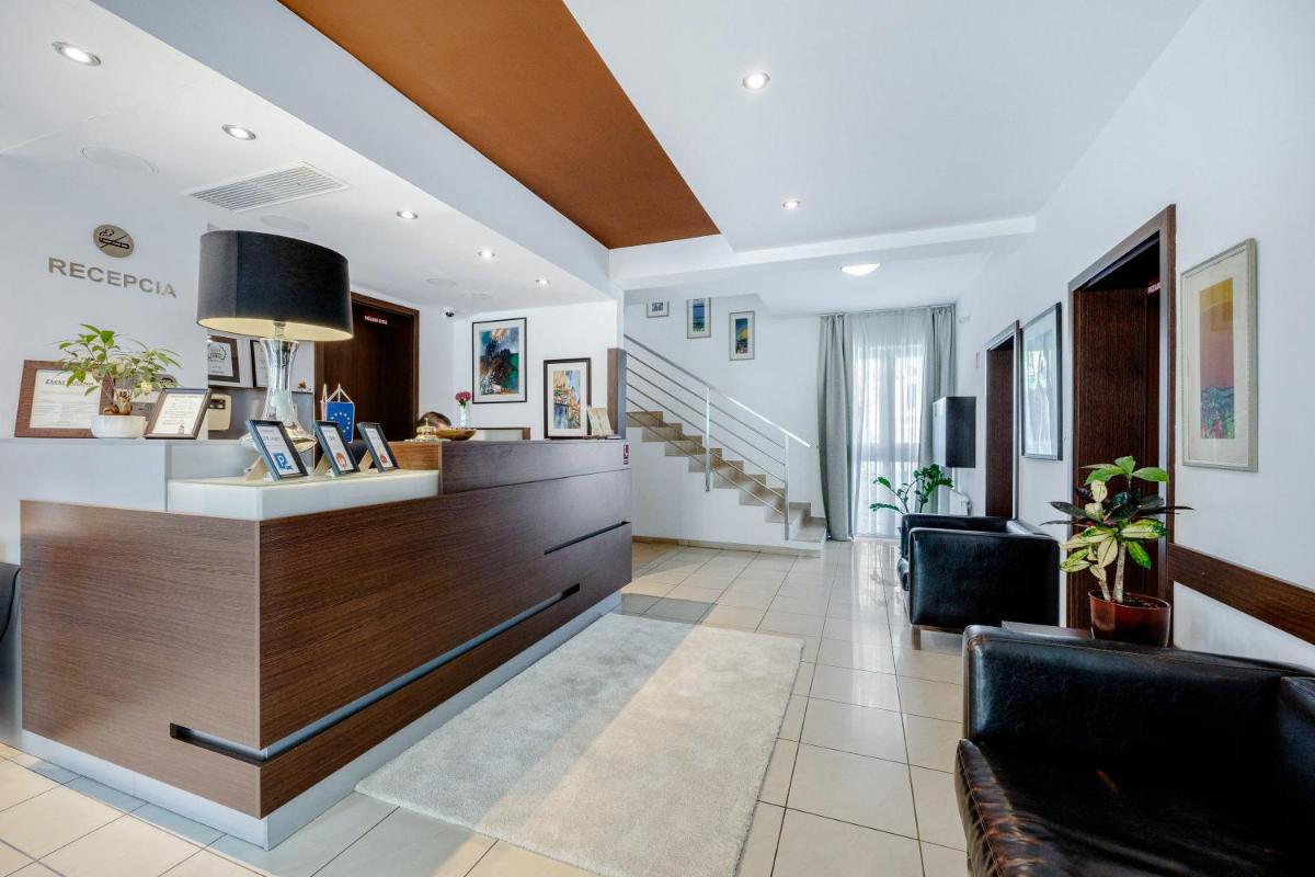 Hotel ANTARES - Hizvo