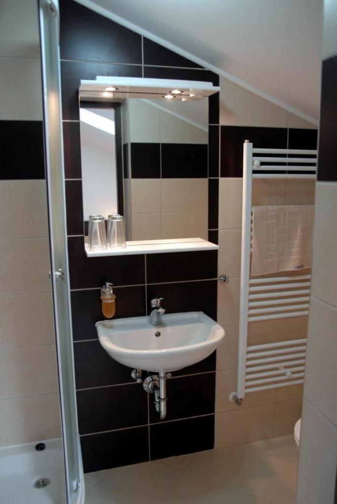 Rooms Levicki - Housity