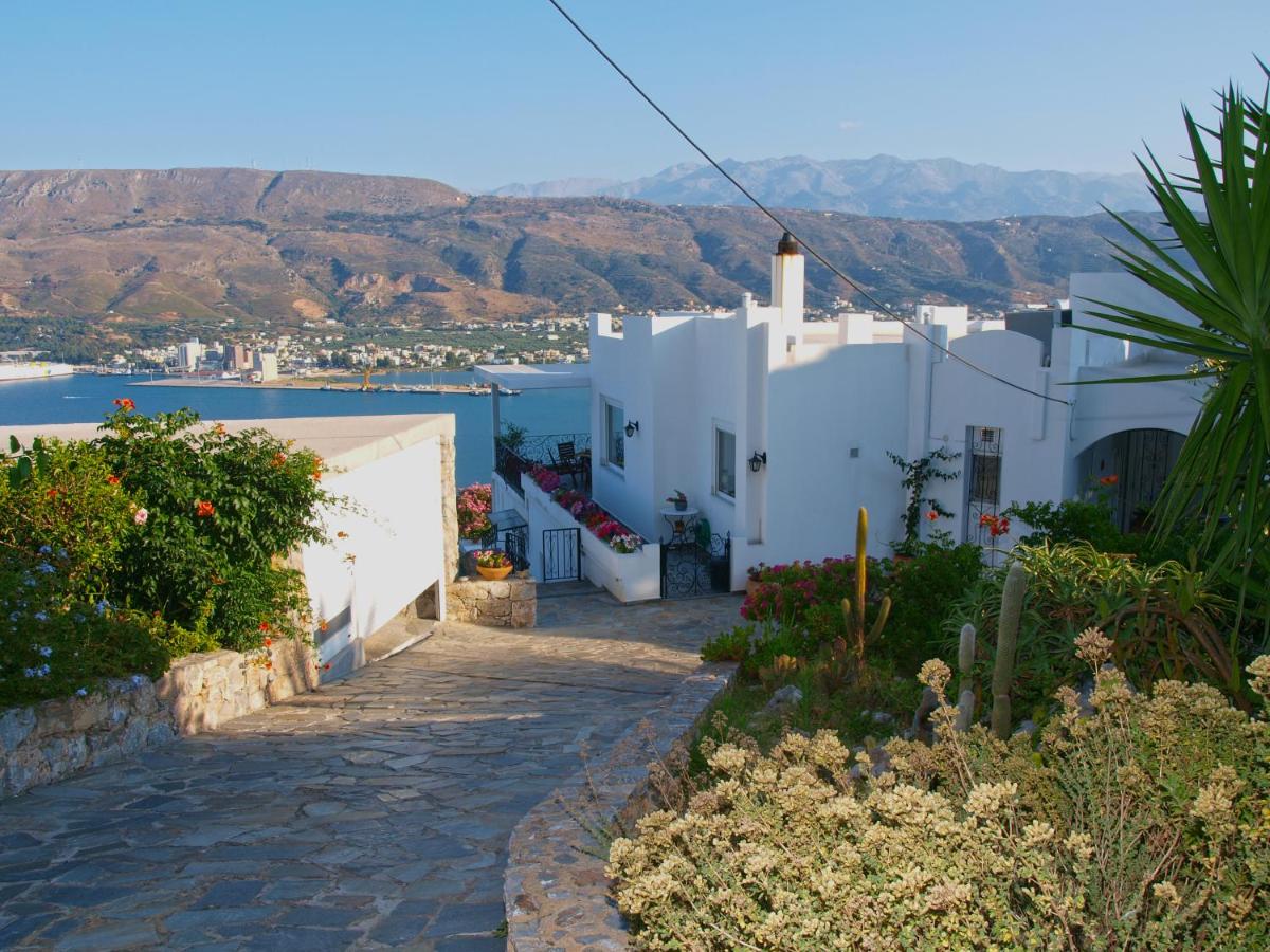 Panoramic Seaview Holiday House - Housity
