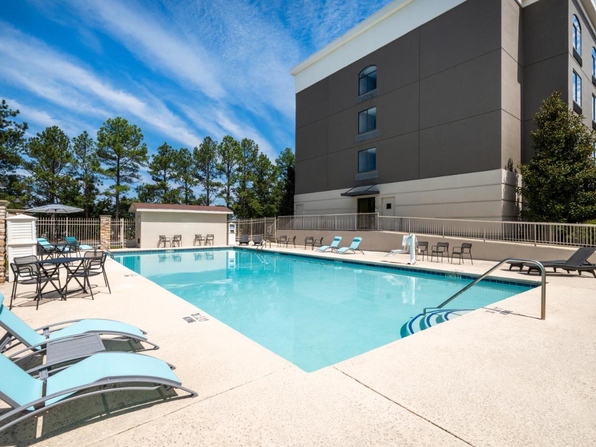 Holiday Inn Express & Suites Augusta West - Ft Gordon Area by IHG - Housity