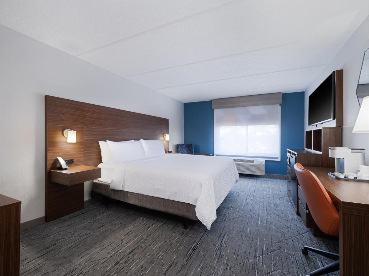 Holiday Inn Express & Suites Augusta West - Ft Gordon Area by IHG - Housity