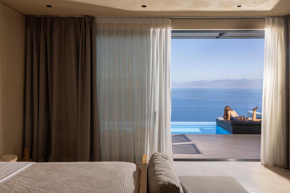 Le Grand Bleu Resort - Housity