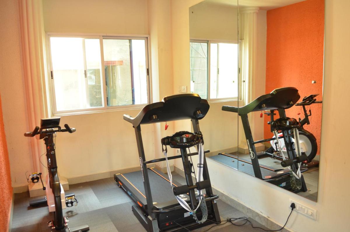 Cubbon Suites - 10 Minute walk to MG Road, MG Road Metro and Church Street - Housity
