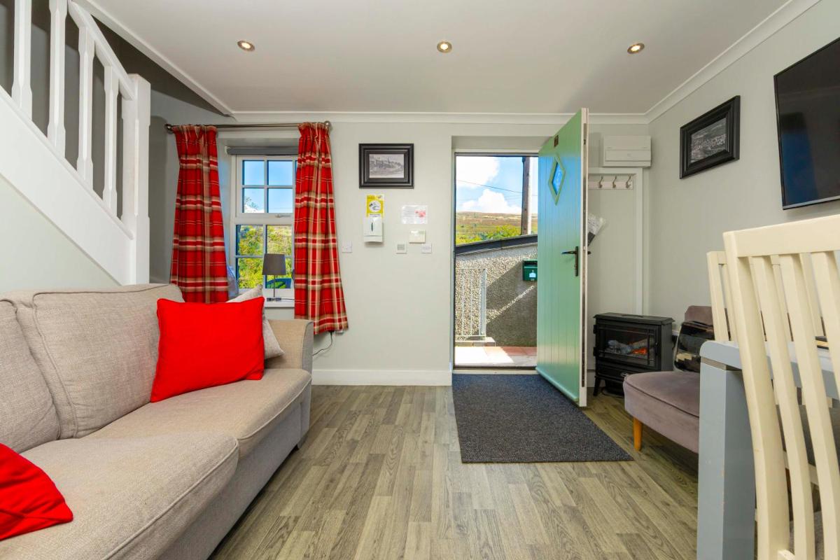 Ash Cottage - Housity
