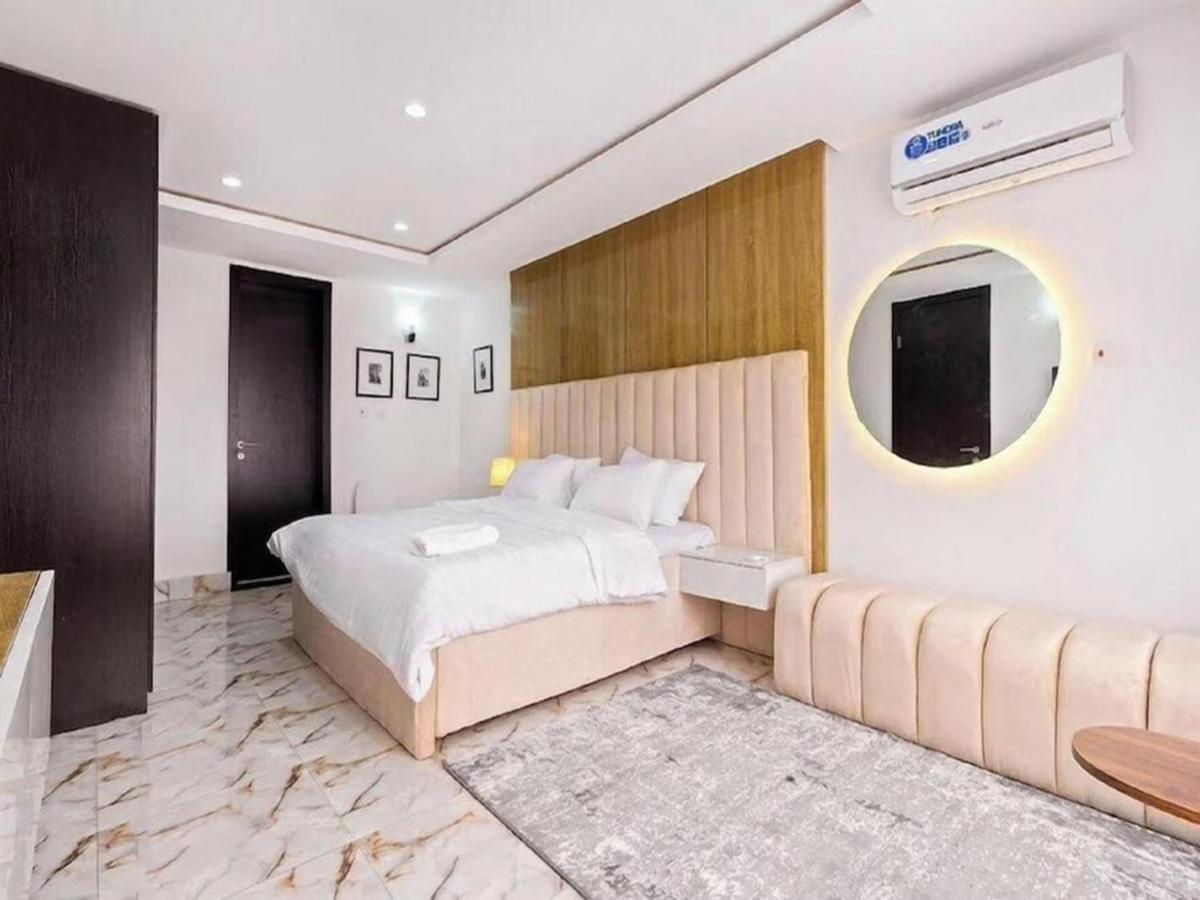 BASLEY HOTEL - Housity