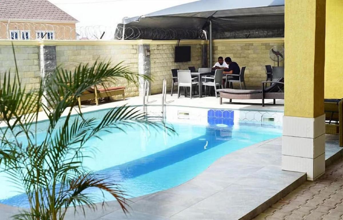 BASLEY HOTEL - Housity