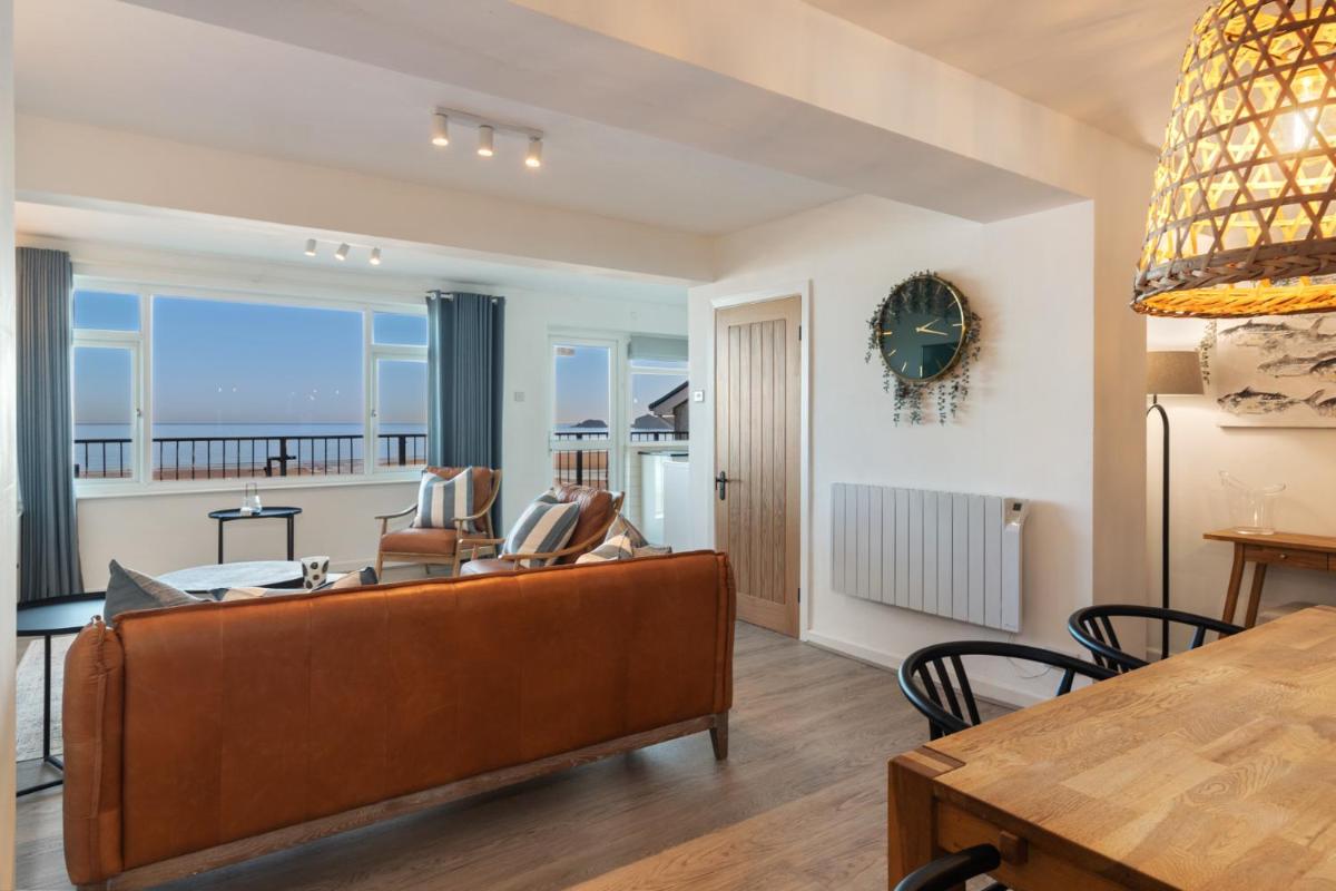 Sea View Apartment - Sea Front Apartment - Housity