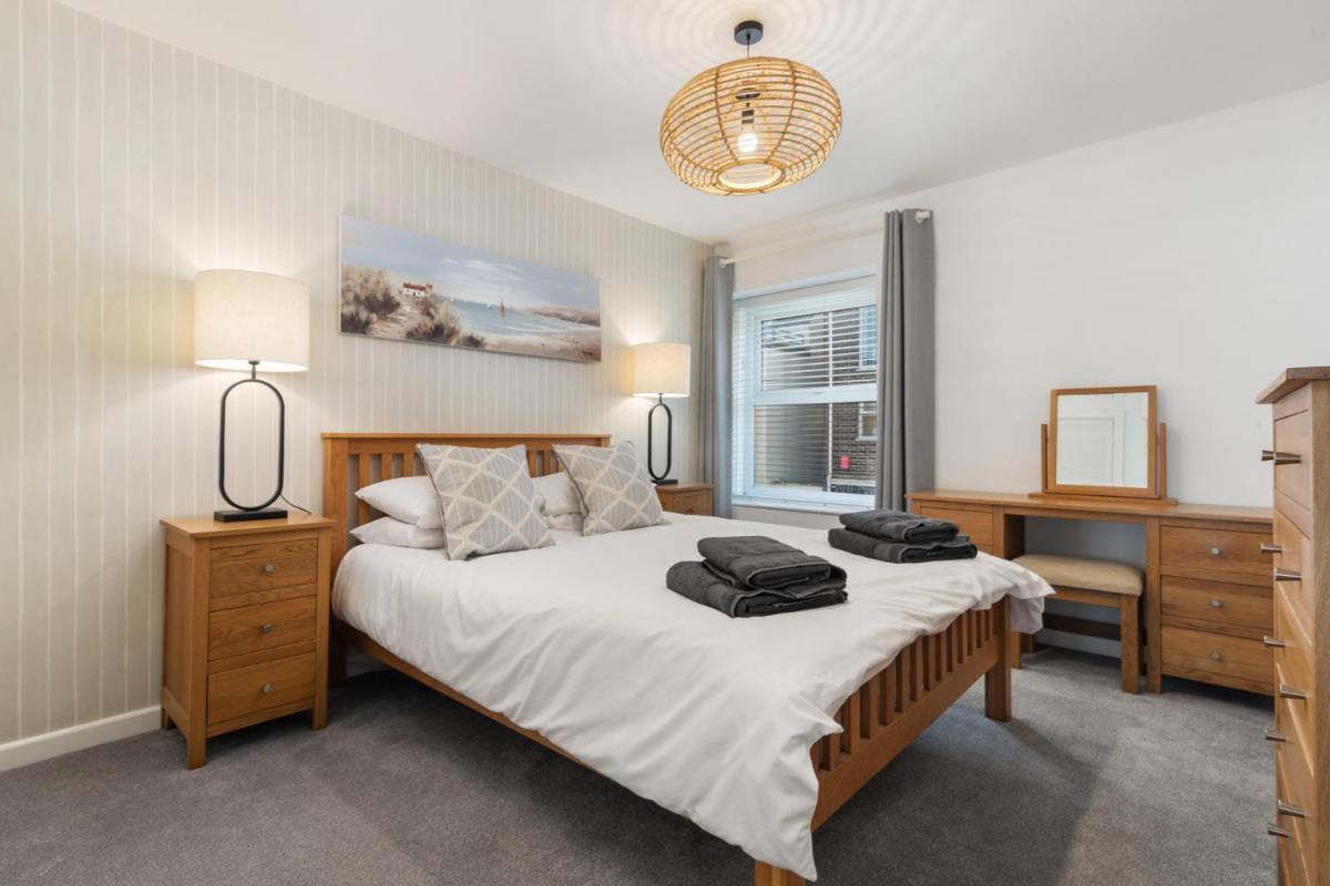 Sea View Apartment - Sea Front Apartment - Housity