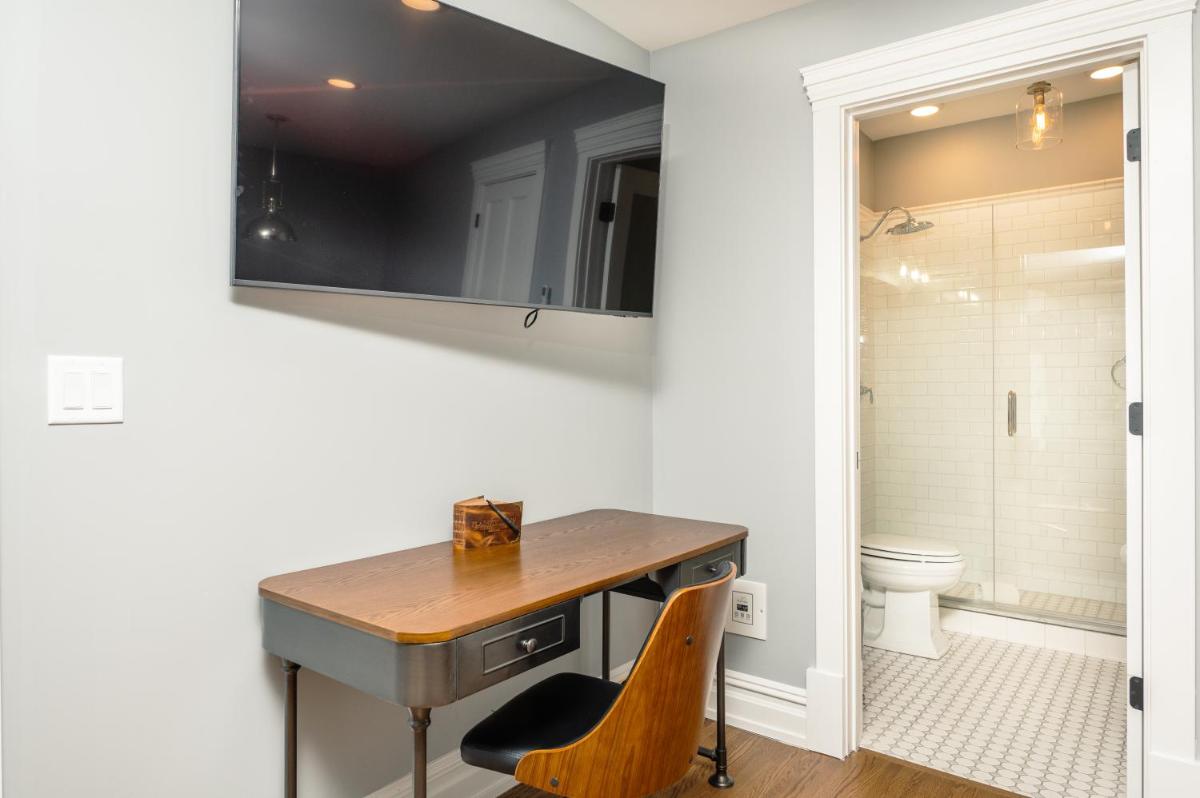 The Plainfield Inn - Housity