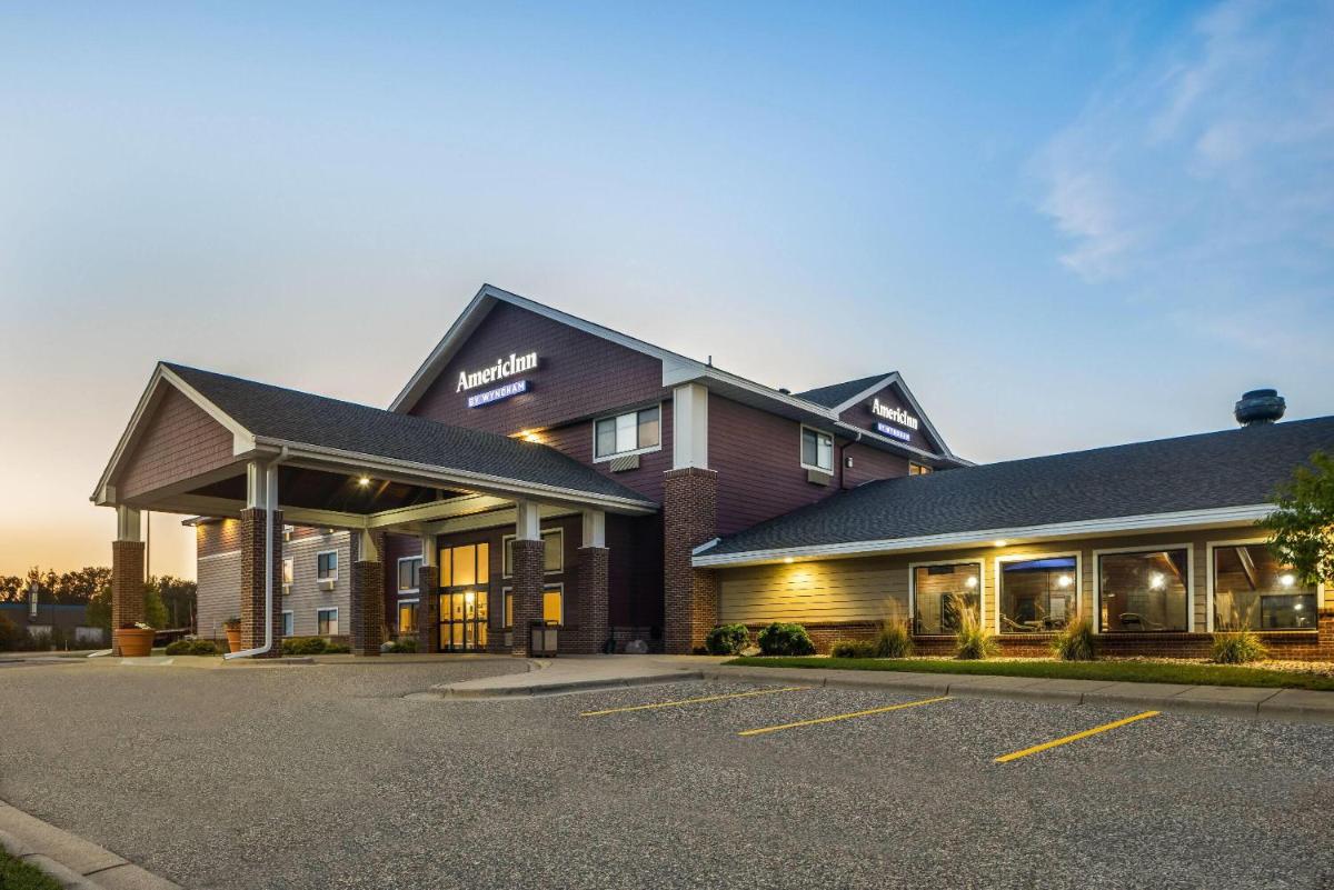 AmericInn by Wyndham Mounds View Minneapolis - Housity