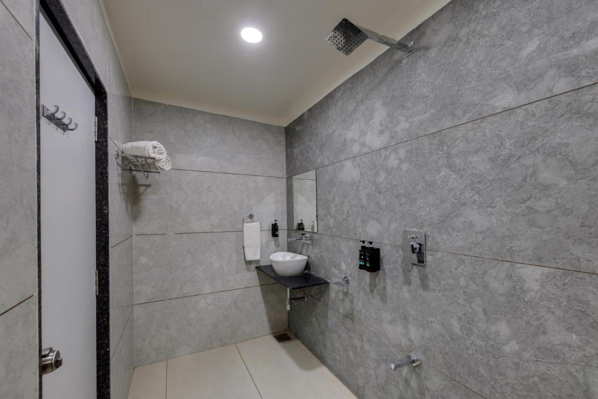 Hotel Sai Unity Room - Housity