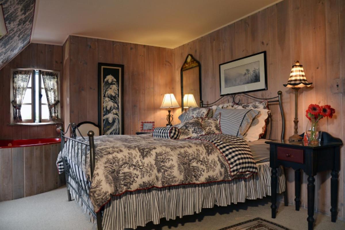 Suitetrails - Le Petit Clocher Gite Touristique B & B