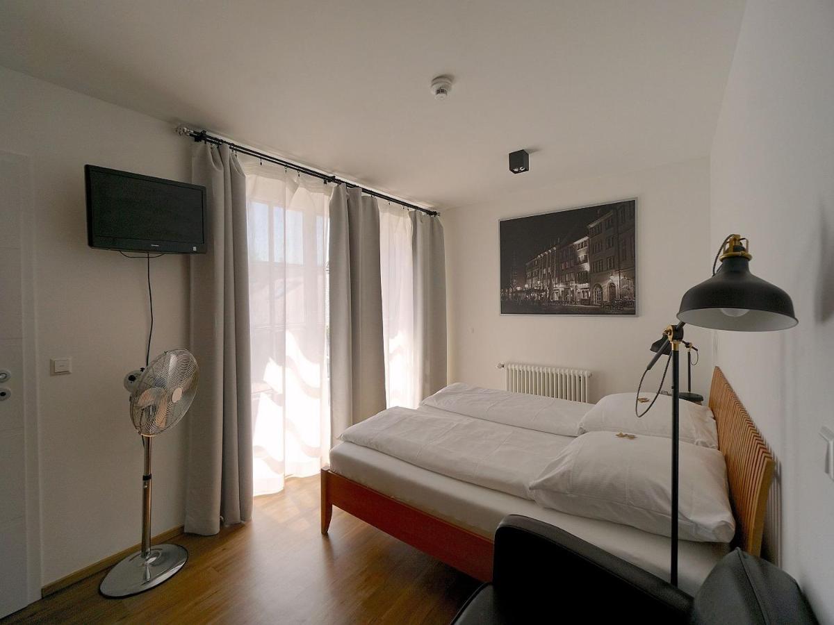 Pension-Gaststätte Paradies - Housity
