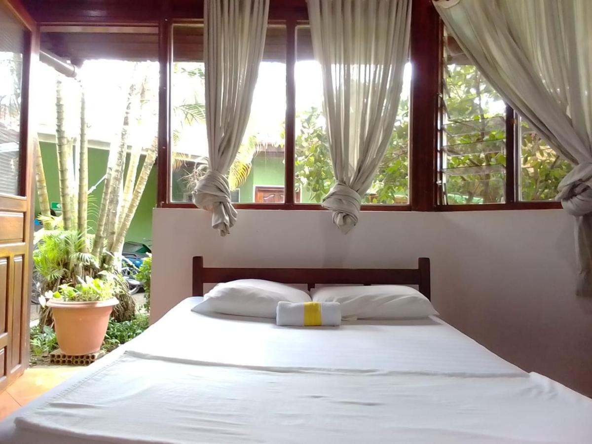 Hotel Santa Helena - Housity