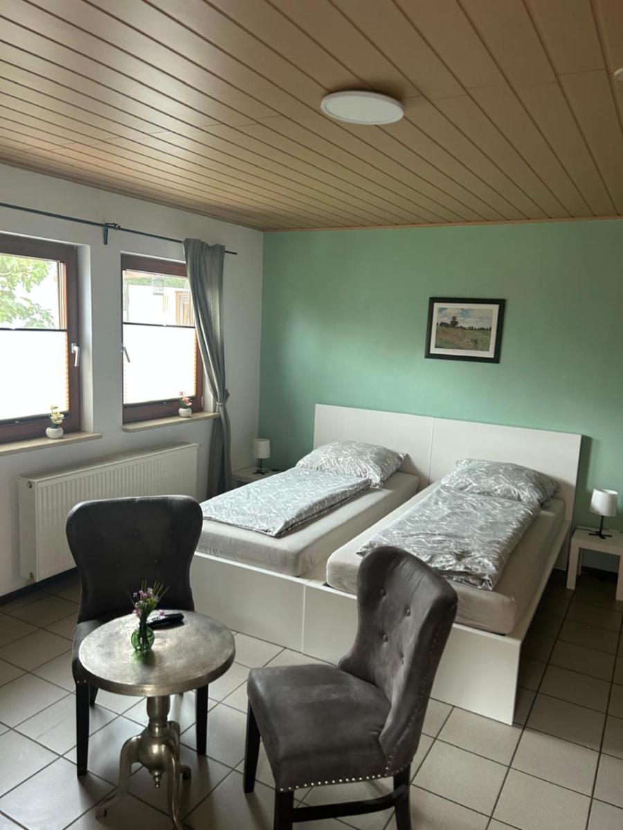 Pension Zum Paradies - Housity
