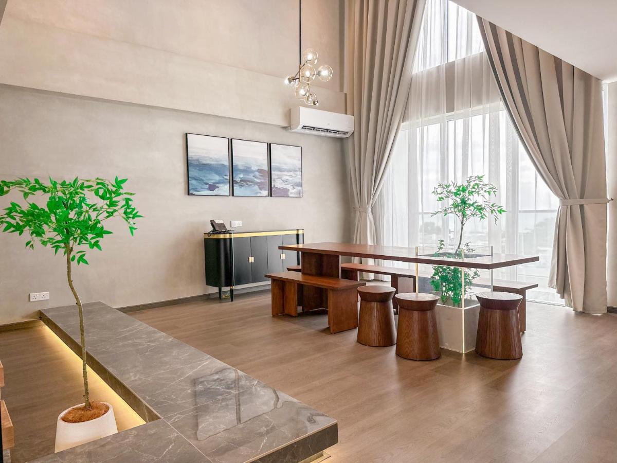The Aru Hotel, Aru Suites by Ayuhouz - Hizvo