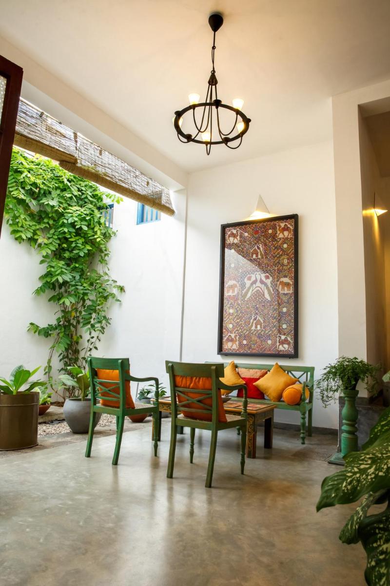 Sunrise Boutique - Housity