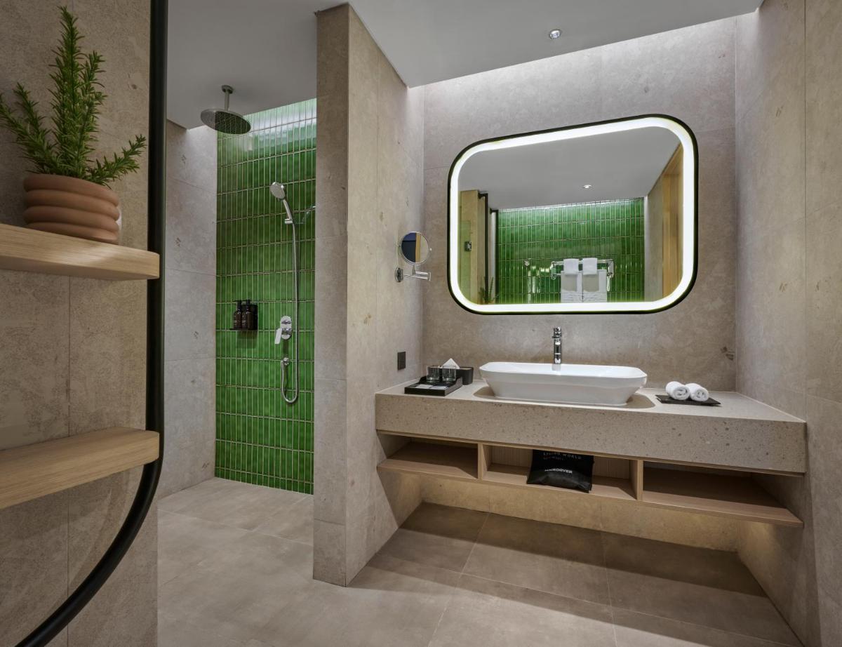ARTOTEL Living World Kota Wisata - Housity