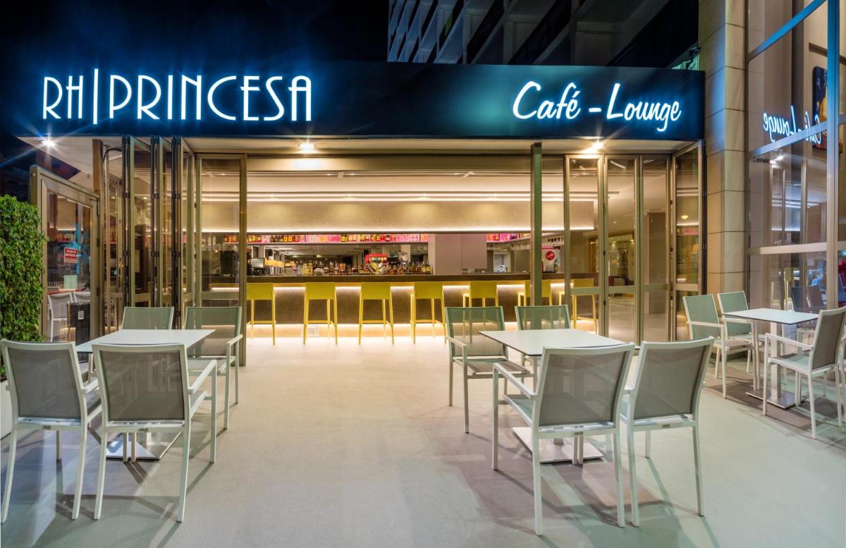 Un restaurante o sitio para comer en RH Princesa Hotel & Spa 4* Sup