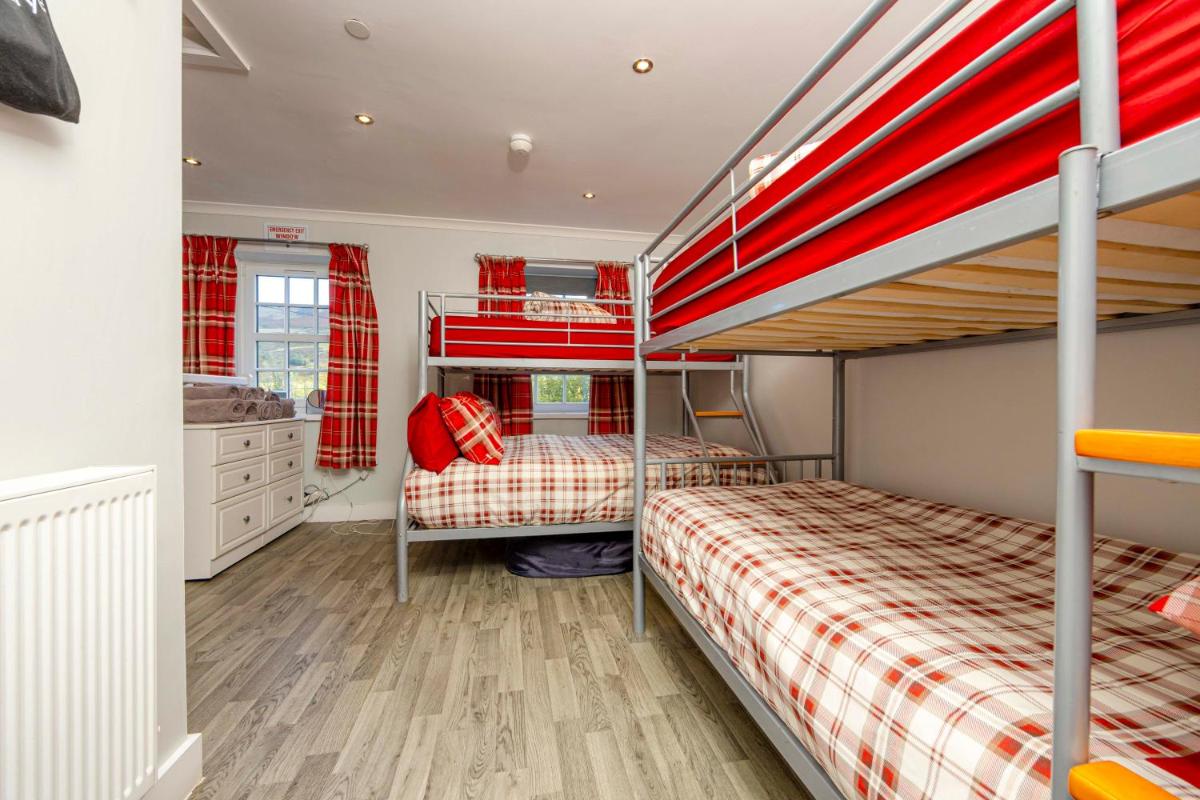 Ash Cottage - Housity