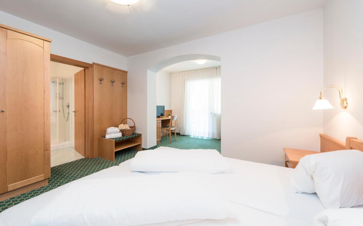 Saldur Small Active Hotel - Housity