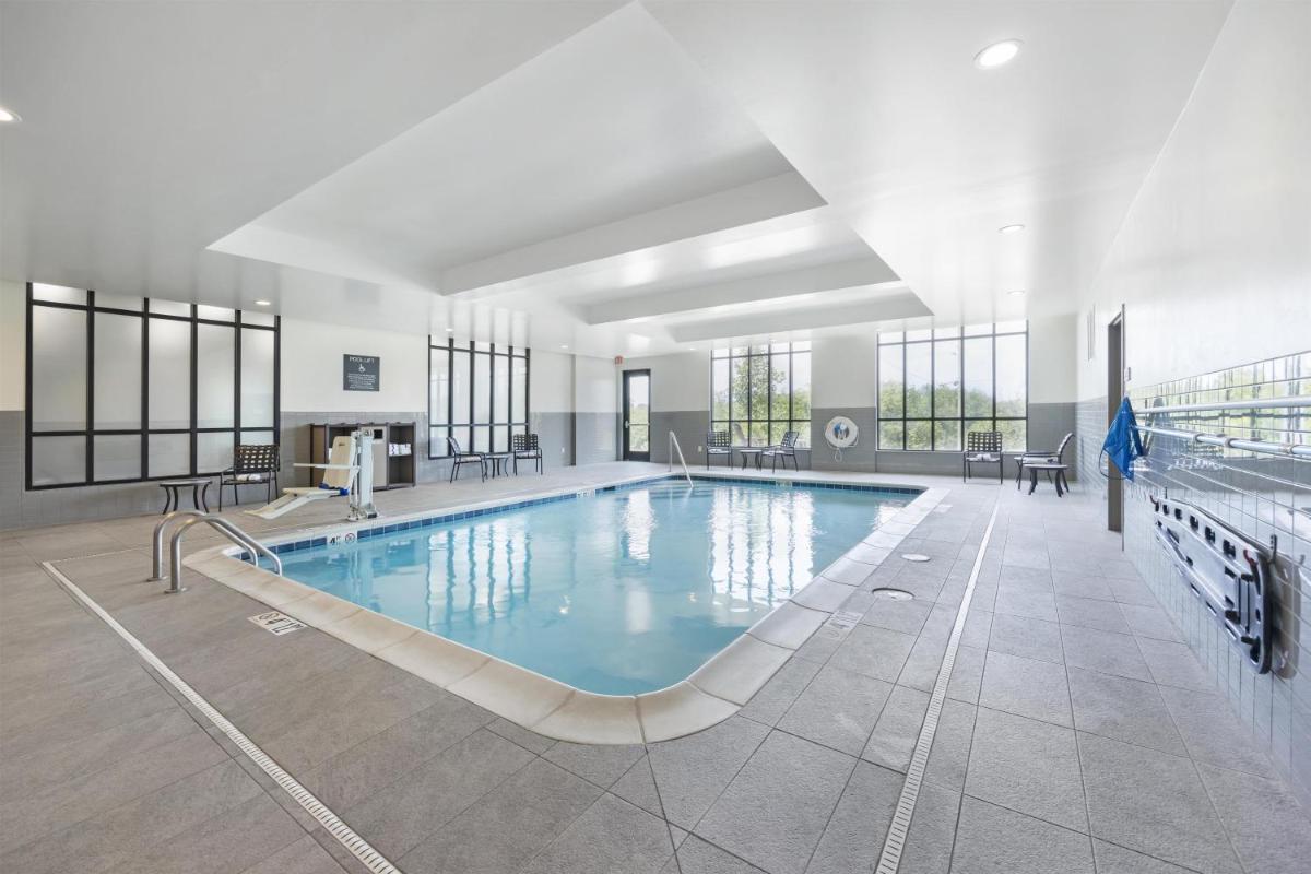 Hilton Garden Inn Gallatin - Housity