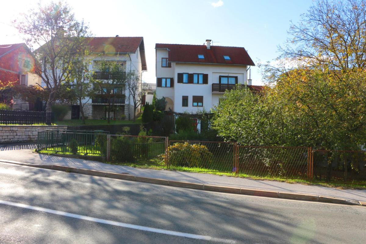 Room & Apartment Plitvička 42 - Housity