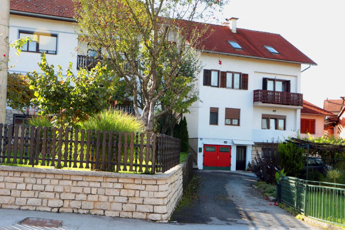 Room & Apartment Plitvička 42 - Housity