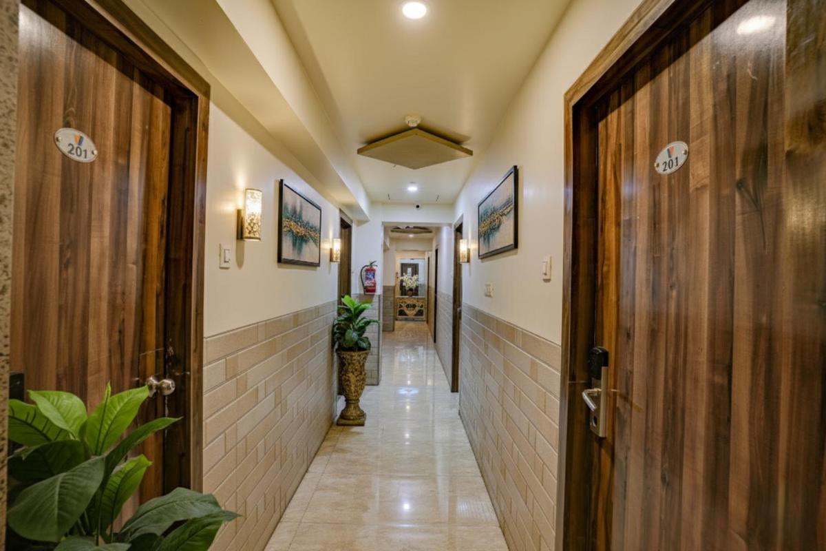 FabHotel Veera Residency - Nr Mumbai International Airport - Hizvo