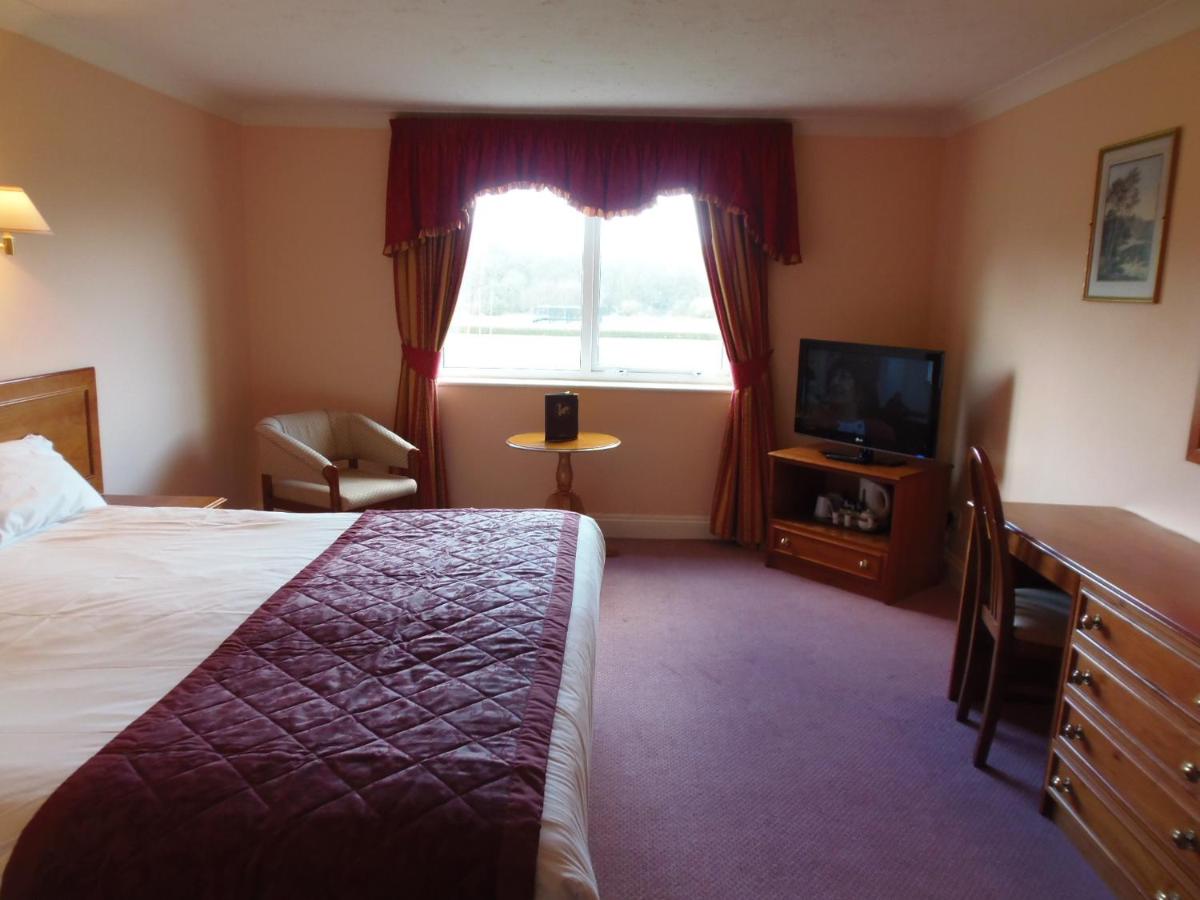 Potters International Hotel - Housity