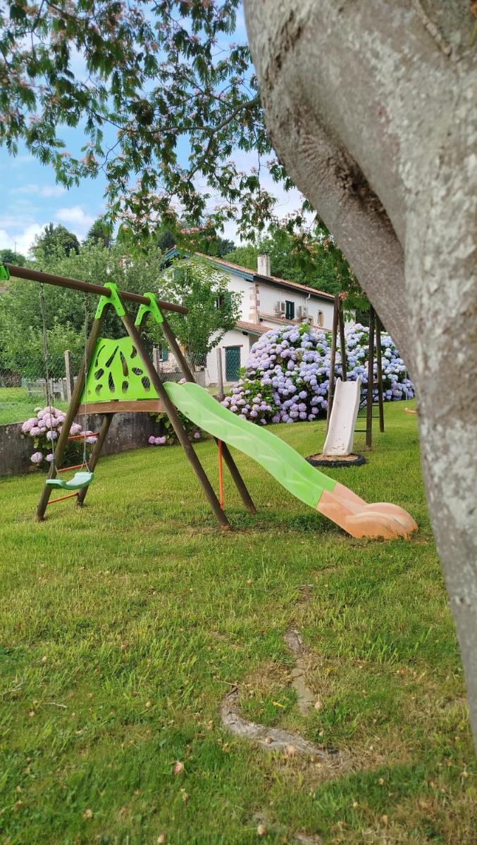 Aire de jeux pour enfants de l'établissement Hotel Mendionde