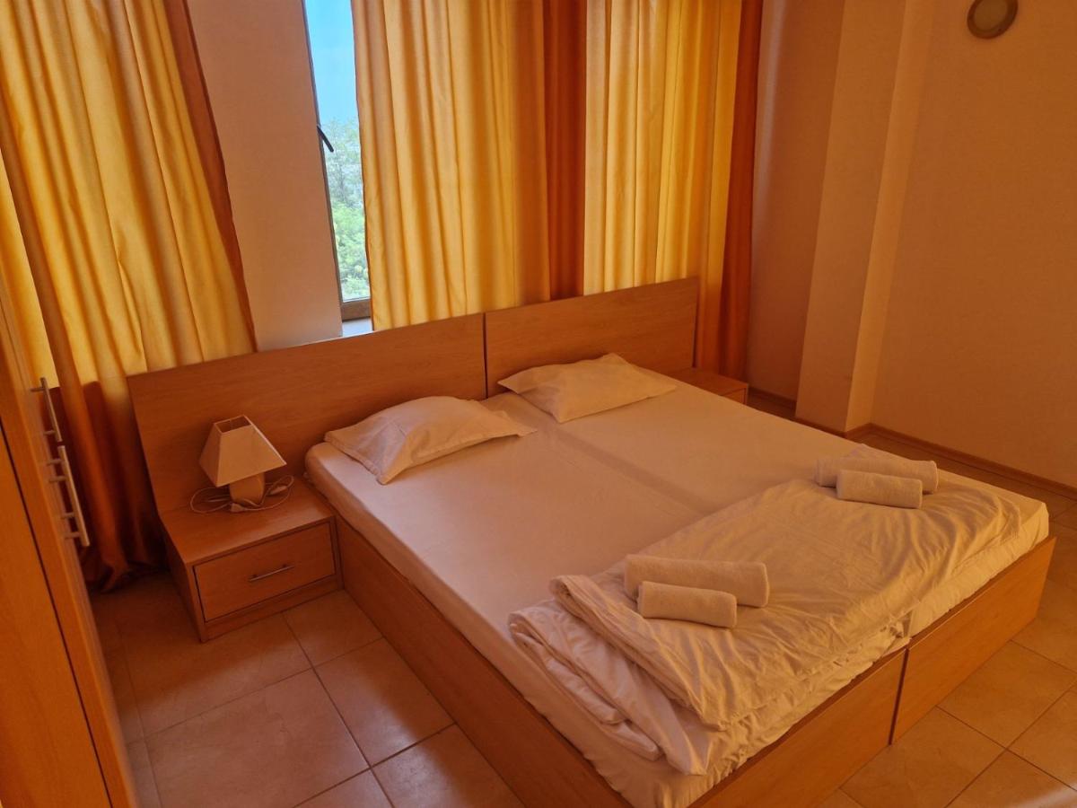 Sun Village Family Houses - Housity
