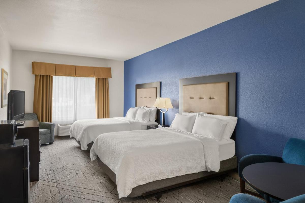 Holiday Inn Express & Suites New Buffalo, MI by IHG - Housity