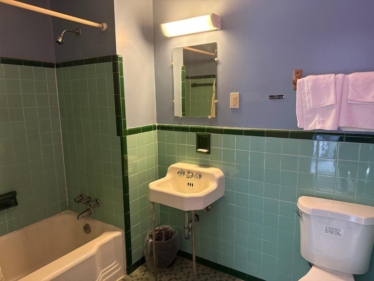 Shady Grove Motel - Housity