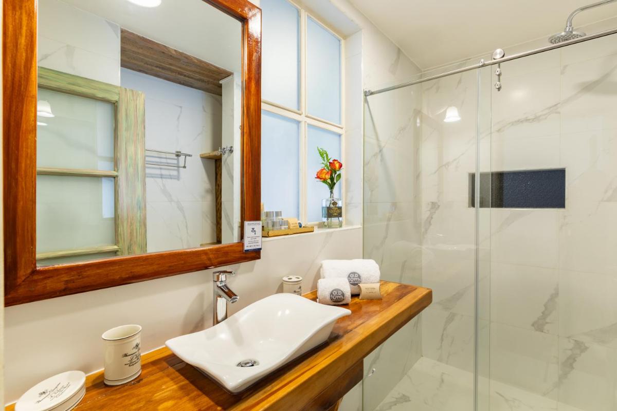 Old Town Quito Suites, Heritage Boutique Hotel, Where Every Detail Tells a Story - Housity